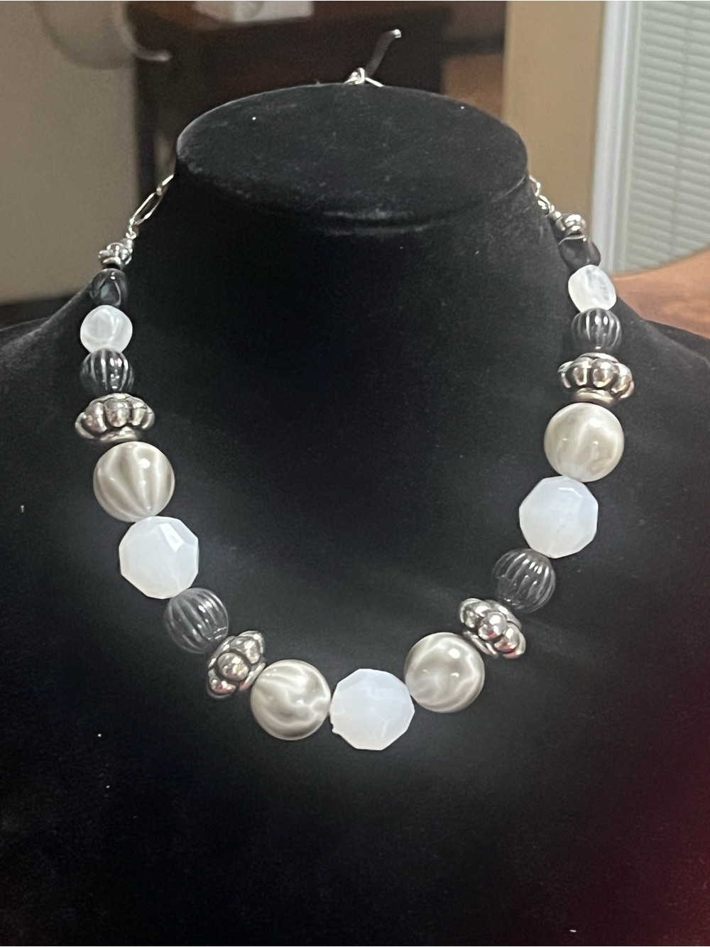Pearl and Faceted Bead Necklace in White & Silver